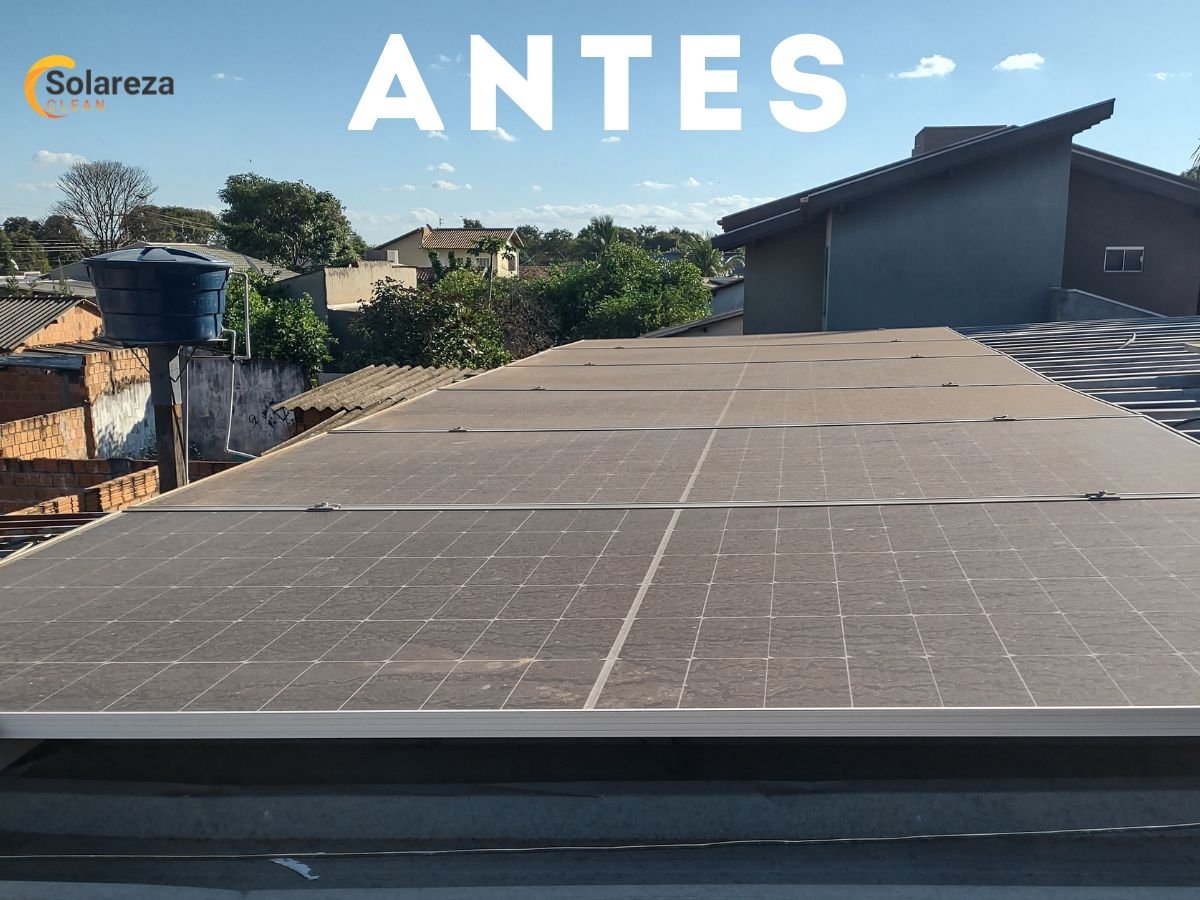 Placas solares antes da limpeza profissional - Solareza Clean Campo Grande MS